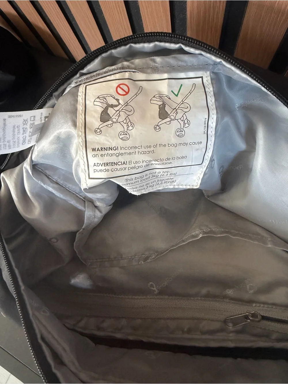 Doona Diaper Clip in Traveling Bag